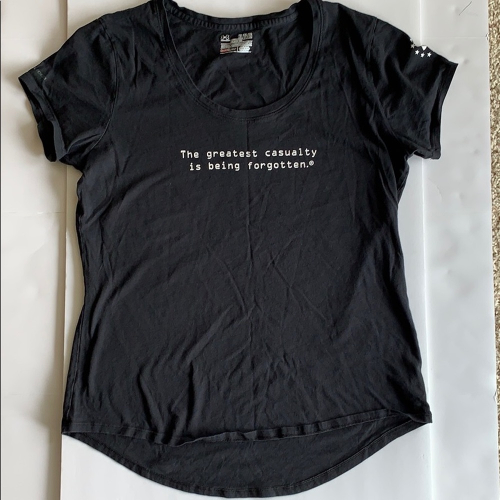 EUC Wmns UA  XL semi fitted WWP T-shirt